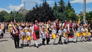 Шествие на Празника на Розата