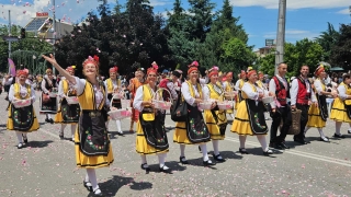 Шествие на Празника на Розата